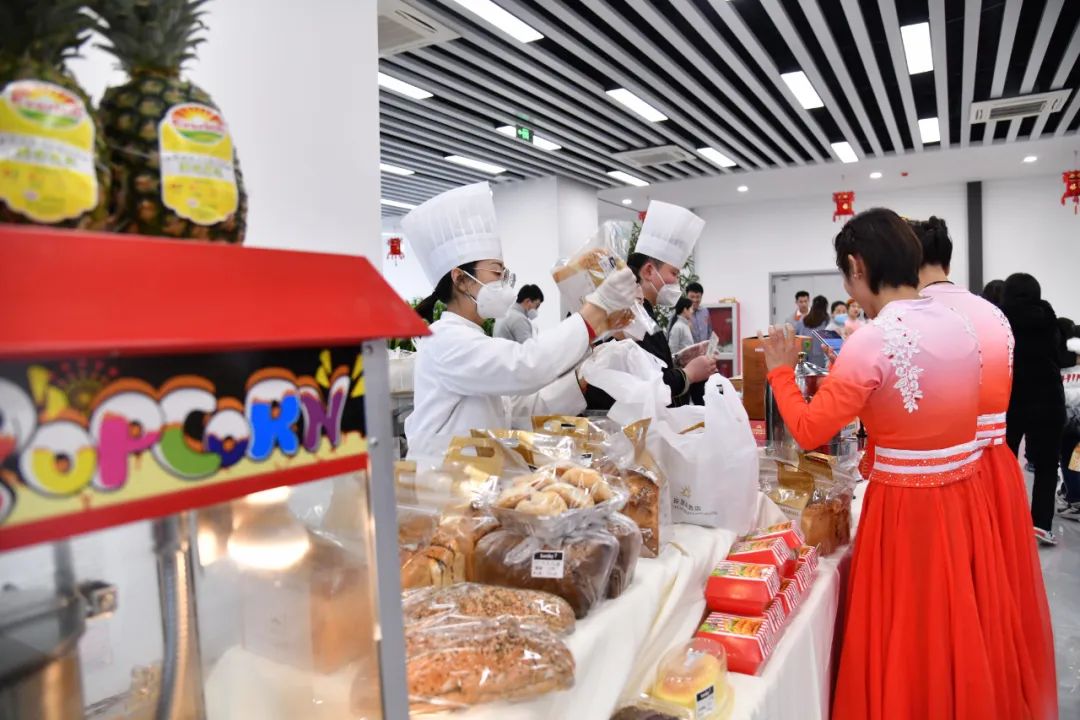 Yingli Group Held a Series of Celebrations for Its 36th Anniversary