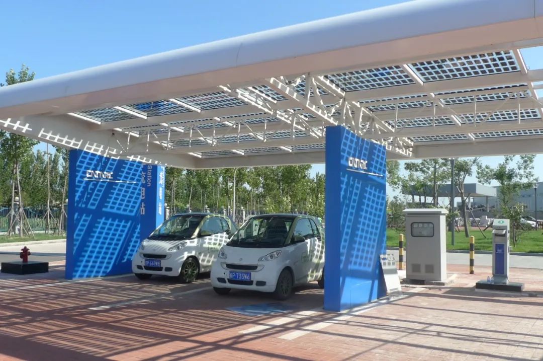 Project Cases | YC Solar High-Efficiency Modules in Shandong Lushan, Explore "PV   Charging Station" Green Energy Road